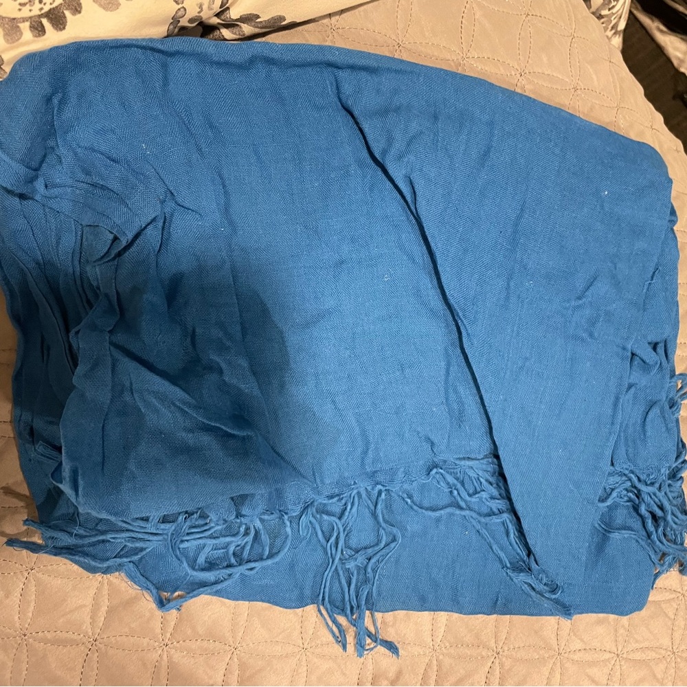 Abercrombie and Fitch royal blue scarf